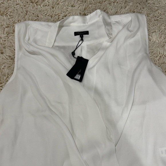 Victor Sleeveless Blouse - Picture 3 of 3